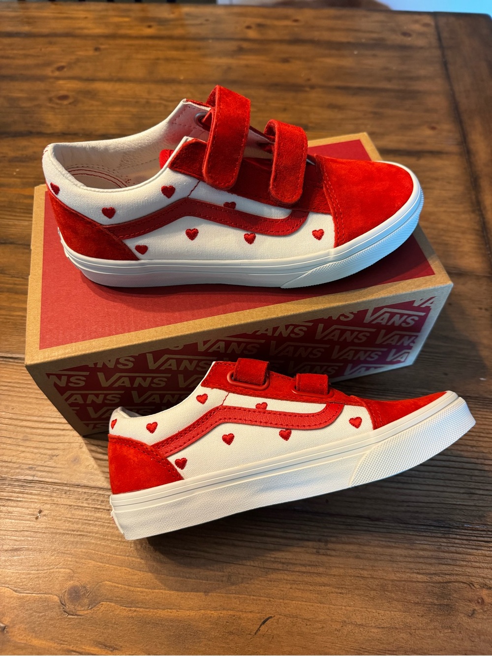 Vans Kids Red & White Heart-Detail Velcro Sneakers
